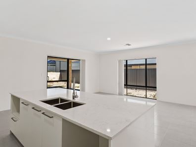 31 Castella Drive, Dudley Park WA 6210