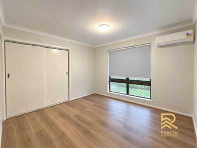 8 Southdown Place, Thornlie WA 6108