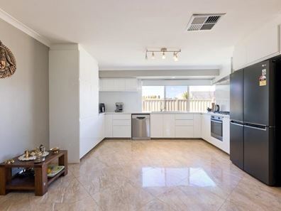 88 Kingfisher Avenue, Ballajura WA 6066
