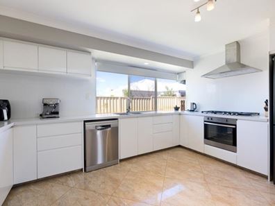 88 Kingfisher Avenue, Ballajura WA 6066