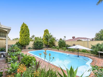 31 Knightsbridge Way, Thornlie WA 6108