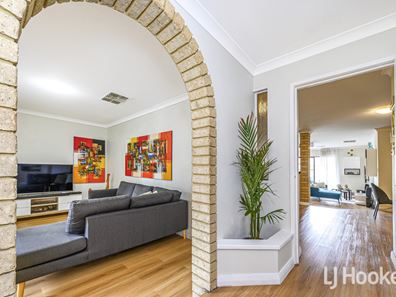 31 Knightsbridge Way, Thornlie WA 6108