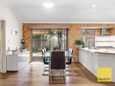 5 Spruce Place, Thornlie WA 6108