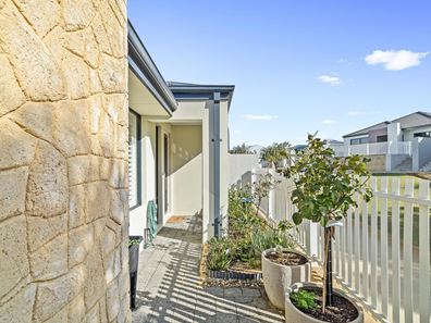 3 Tamarind Lane, Halls Head WA 6210