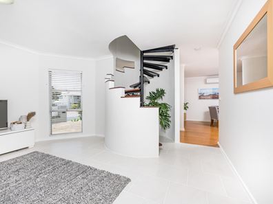 2 Gunida  Street, Mullaloo WA 6027