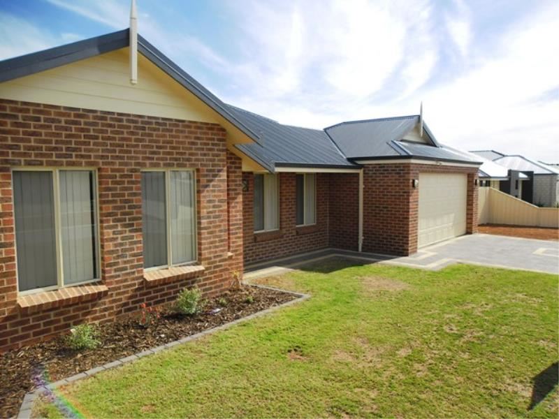 5 Carmela Corner, Wandina