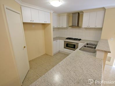 23 Finsbury Drive, Thornlie WA 6108