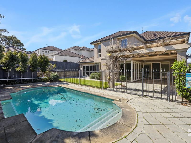 78 St Johns Wood Blvd, Mount Claremont WA 6010