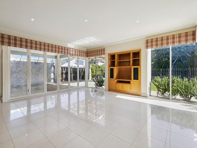 78 St Johns Wood Blvd, Mount Claremont WA 6010