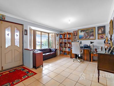 13 Greenshank Close, East Cannington WA 6107