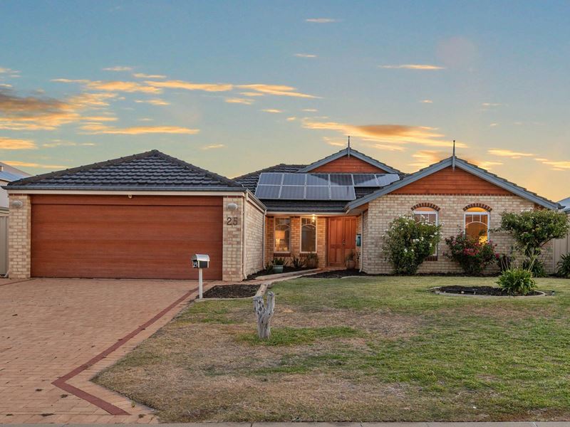 25 Lord Hobart  Drive, Madora Bay WA 6210