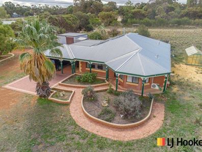 35 Sandalwood Road, Gabbadah WA 6041