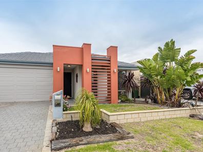 61 Midsummer Avenue, Jindalee WA 6036