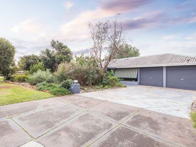 27 Gunnamatta Pl, Kelmscott WA 6111