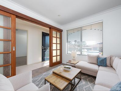 2/22 Elsfield Way, Bassendean WA 6054