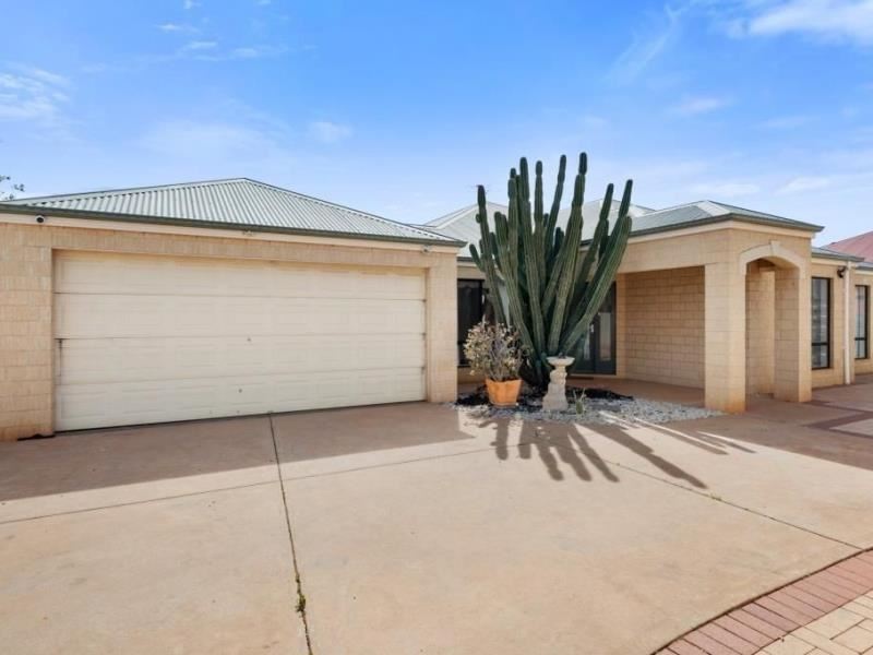6 Henneker Drive, Broadwood