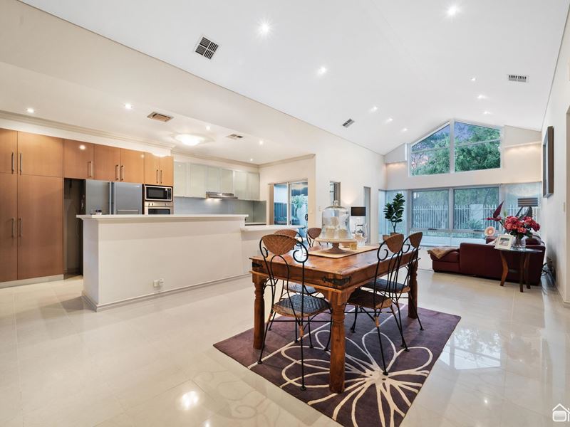 31 Bluestone Loop, Piara Waters WA 6112