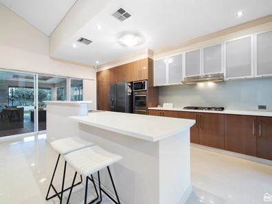 31 Bluestone Loop, Piara Waters WA 6112