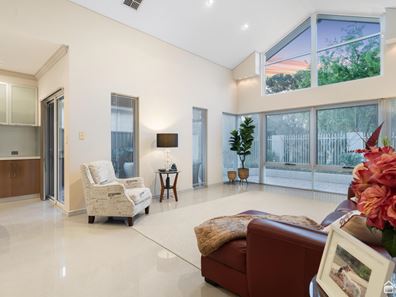 31 Bluestone Loop, Piara Waters WA 6112