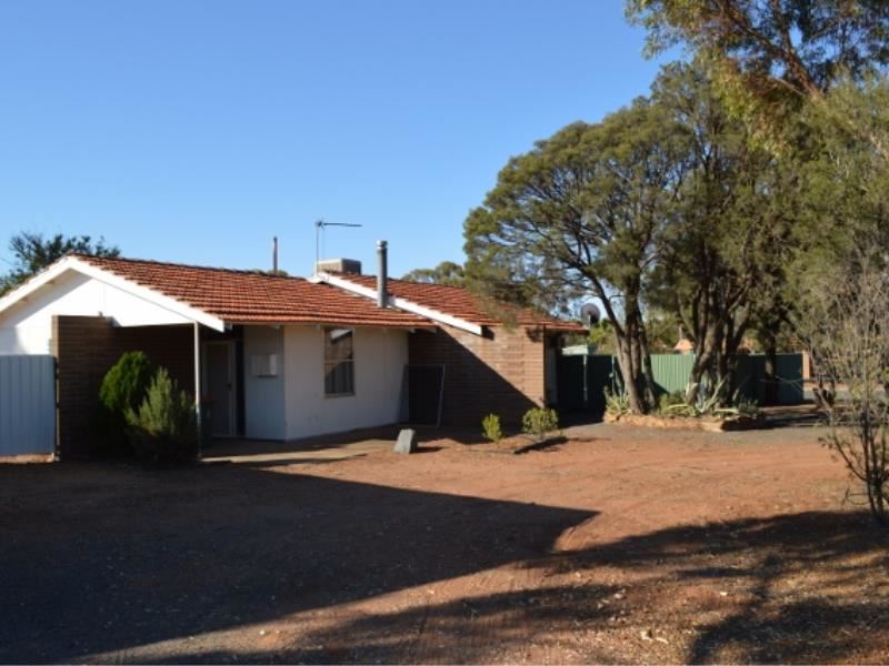 1 Myoporum Street, Kambalda West