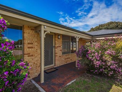 11 Narbonne Gardens, Port Kennedy WA 6172