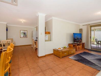 11 Narbonne Gardens, Port Kennedy WA 6172