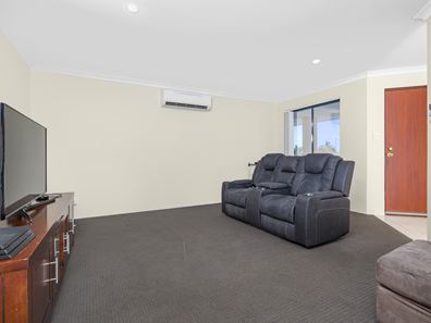 8 Tuta Court, Waggrakine WA 6530