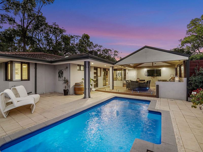 10 Topaz Place, Carine