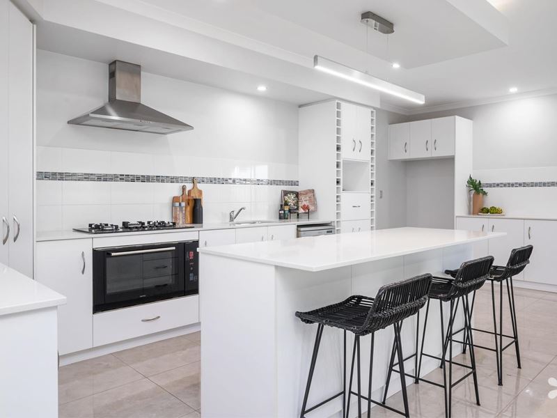 42 Drysdale Gardens, Wandi