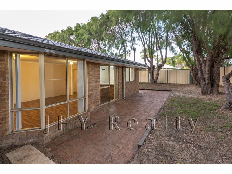 3/4 Armstrong Place, Dunsborough WA 6281