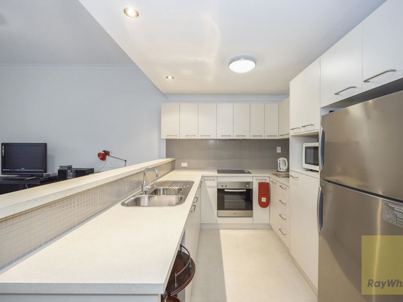 1/291 Ocean Keys Boulevard, Clarkson