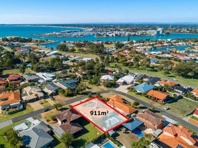 6 Muir Place, Halls Head WA 6210