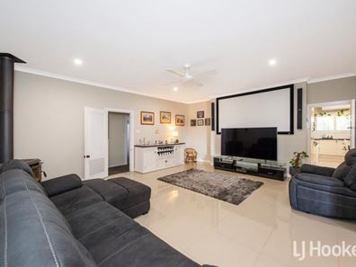 6 Muir Place, Halls Head WA 6210