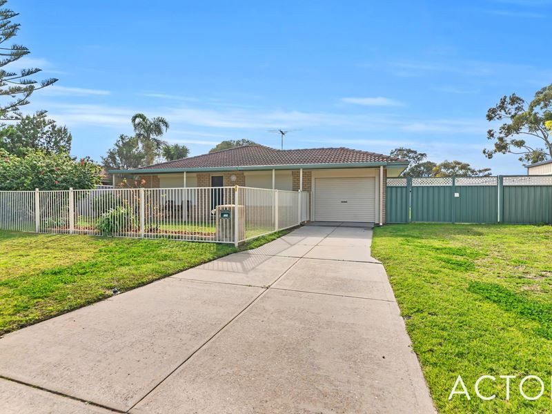 32 Barlee Crescent, Waikiki WA 6169