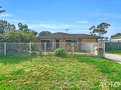 32 Barlee Crescent, Waikiki WA 6169