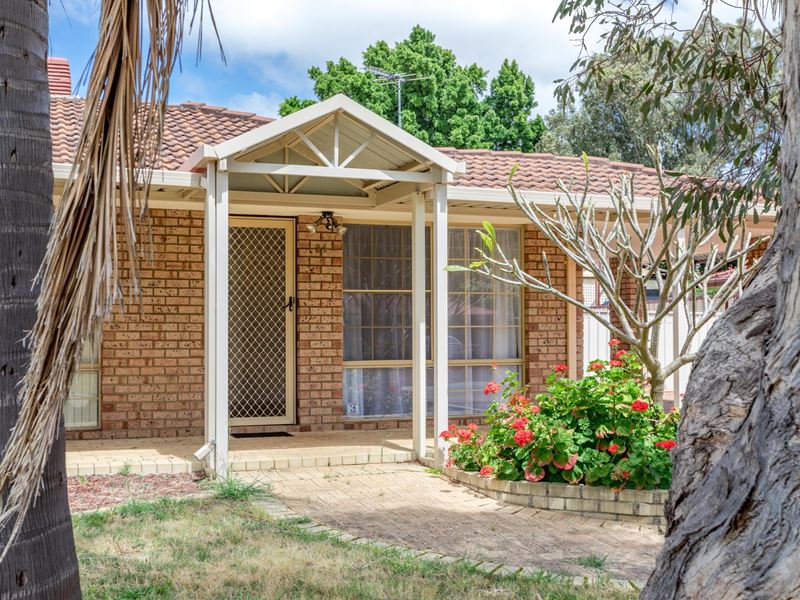 24 Guinivere Way, Camillo