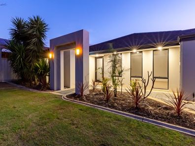 30 Isaba Parkway, Seville Grove WA 6112