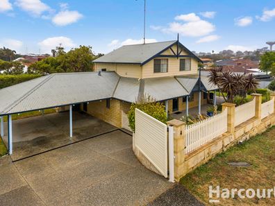 4 Pinnace Court, Halls Head WA 6210