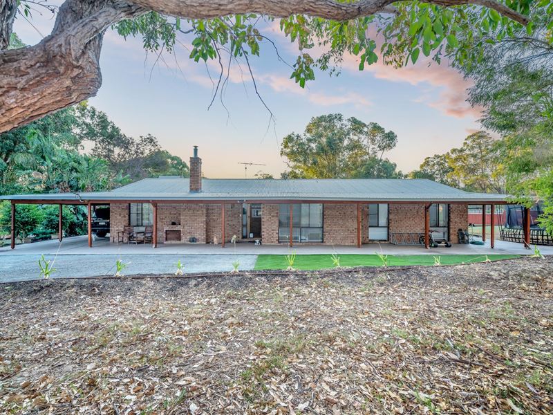 55 Allum Way, Serpentine