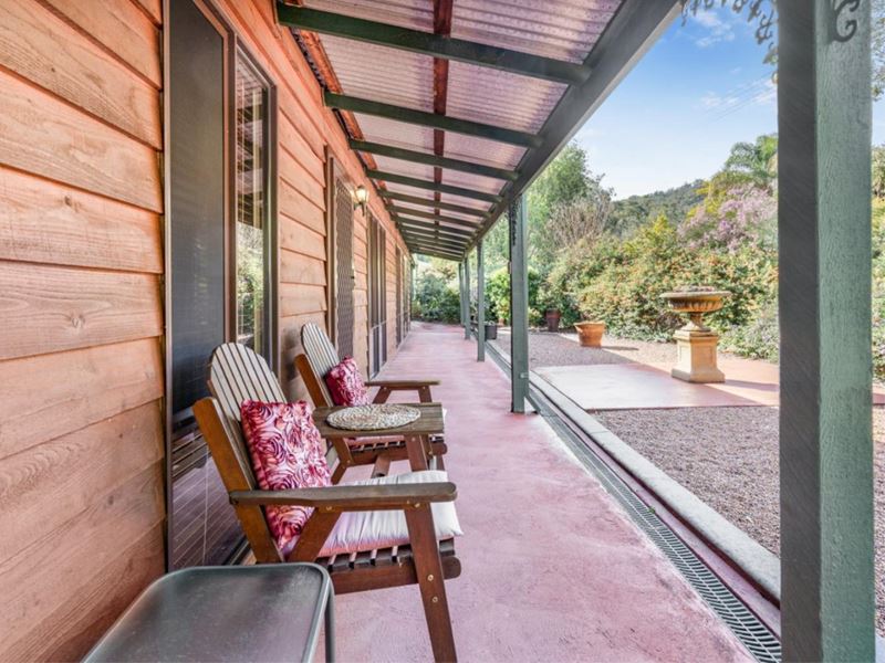 18 Taronga Drive, Kelmscott