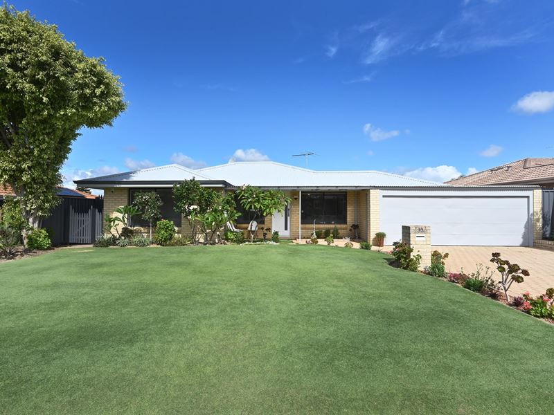 32 Thicket Circuit, Banksia Grove