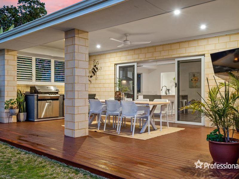 34 Farnborough Parkway, The Vines