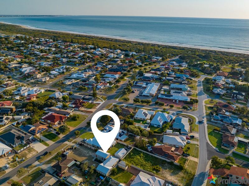 33 Dampier Drive, Golden Bay