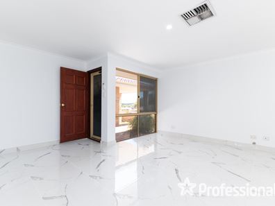 18/1-3 Stanbury Place, Kardinya WA 6163