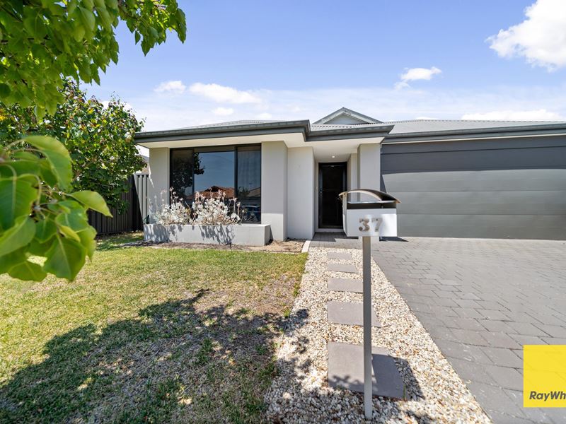 37 Fiord Way, Aveley