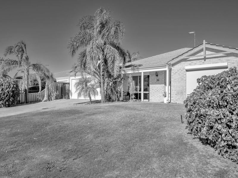 16 Templetonia Promenade, Halls Head