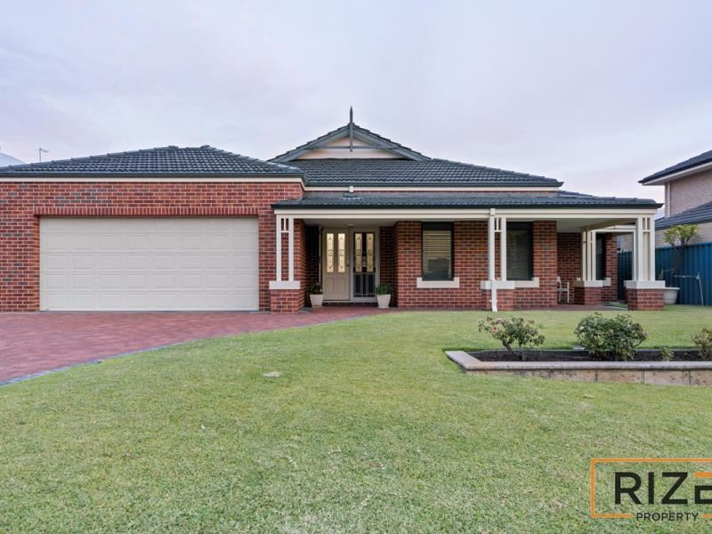 98 Golf Links Drive, Carramar