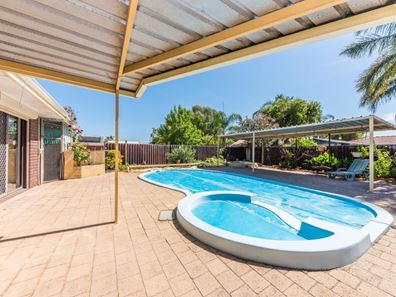 60 Lyrebird Way, Thornlie WA 6108