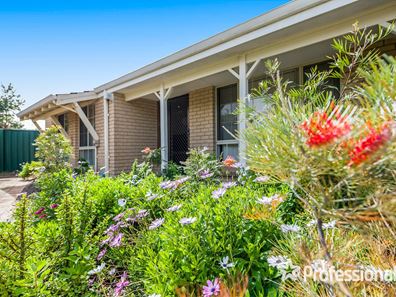 8 Peacock Green, Ballajura WA 6066