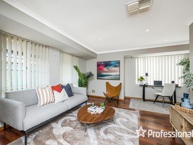 8 Peacock Green, Ballajura WA 6066